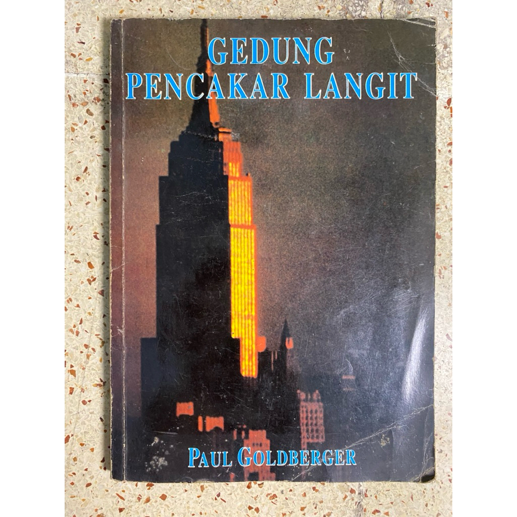 BUKU PAUL GOLDBERGER GEDUNG PENCAKAR LANGIT