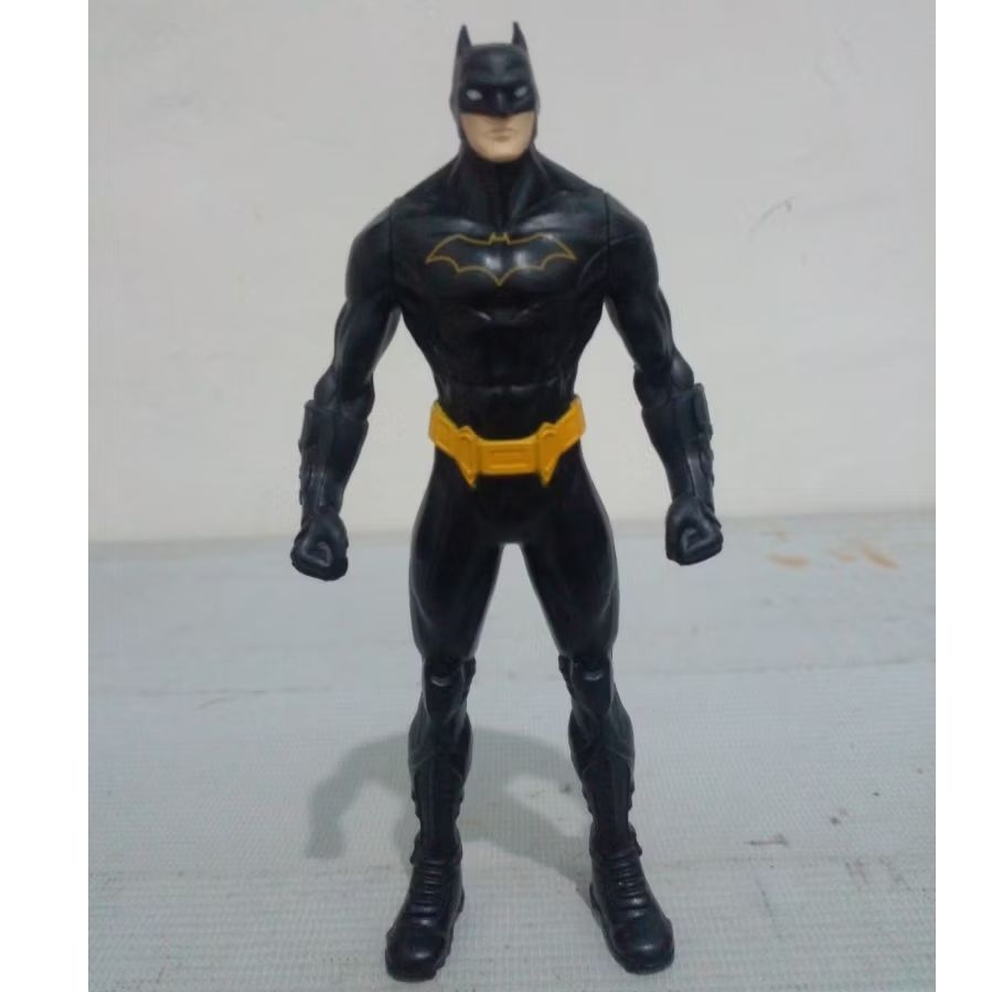 action figure batman mainan