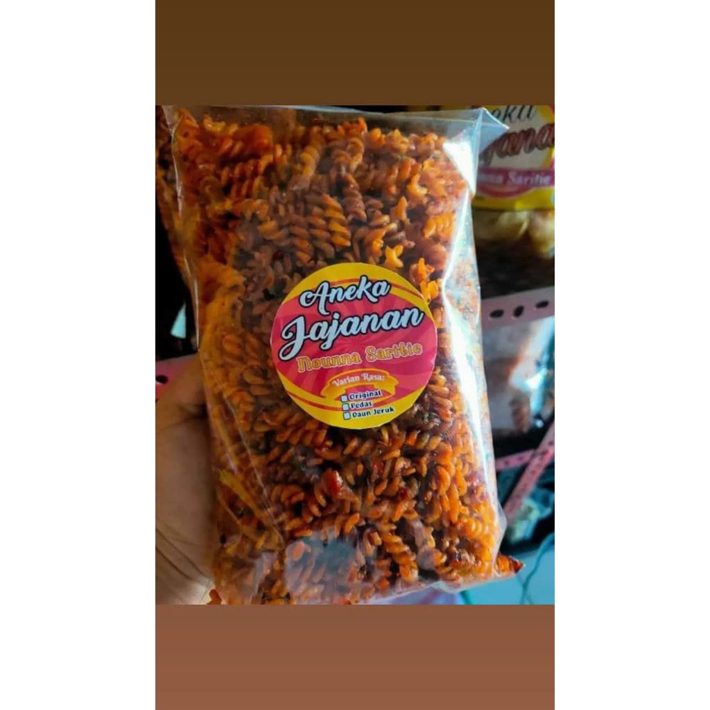 

Makroni Spiral / Makroni Kriwil Pedas Daun Jeruk