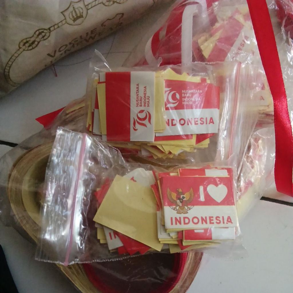 

(3pcs ) sticker pipi merah putih Hut RI