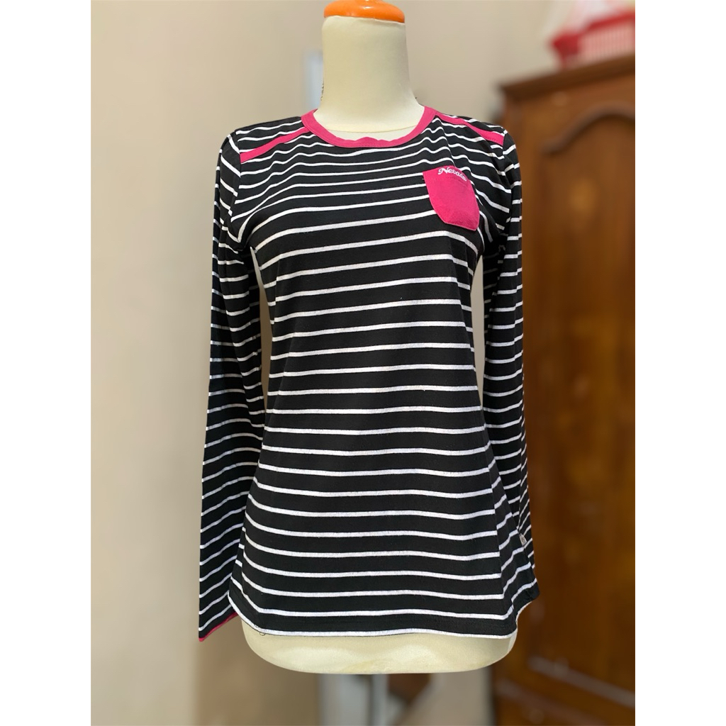 PL preloved kaos Nevada lengan panjang