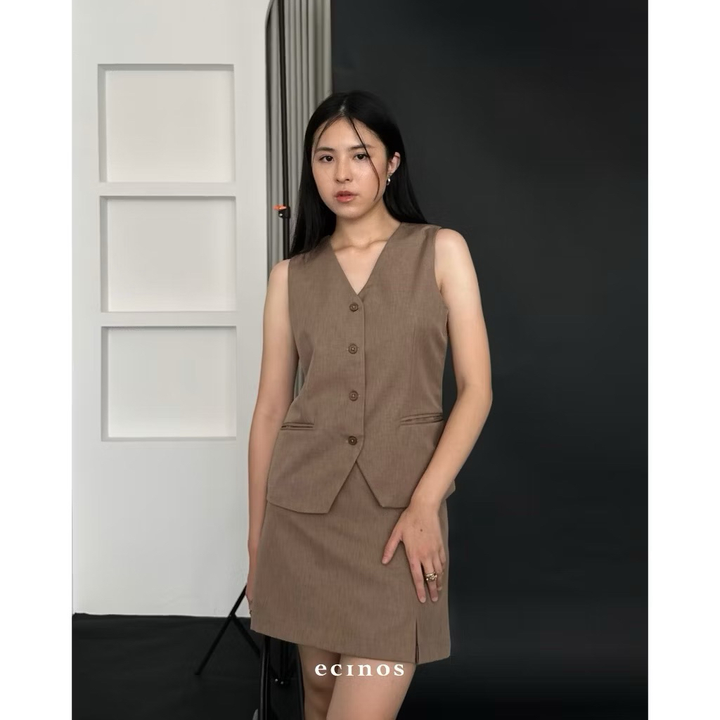 Baca deskripsi Preloved ECINOS - After Vest 2.0