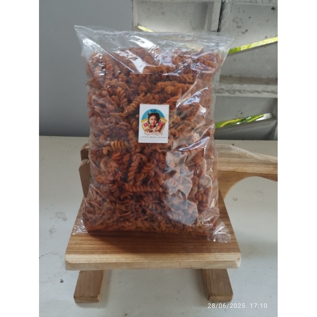 

Macaroni spiral Extra pedas daun jeruk 1kg