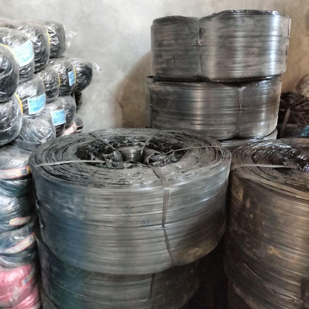 

grosir rafia hitam berat 4 kg silahkan order harga jelas lebih murah