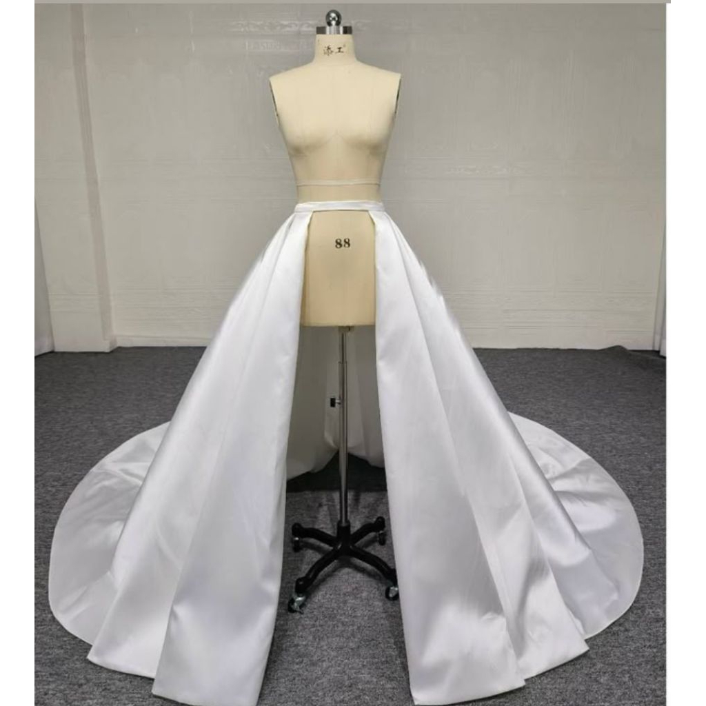 Ekor gaun pengantin, ekor bridal atau buat karnaval Cosplay