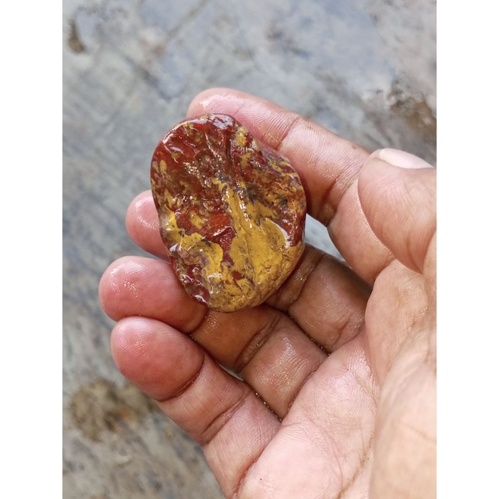 Batu Pancawarna Edong