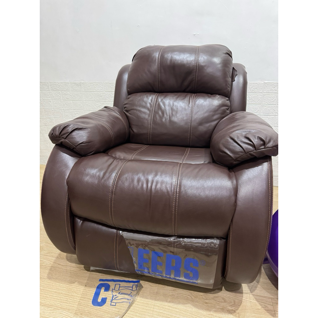 Preloved 99,9% new sofa cheers informa madison kulit asli recliner