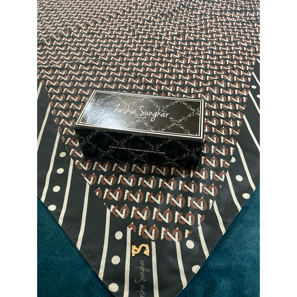 Preloved hijab Zaskia Sungkar