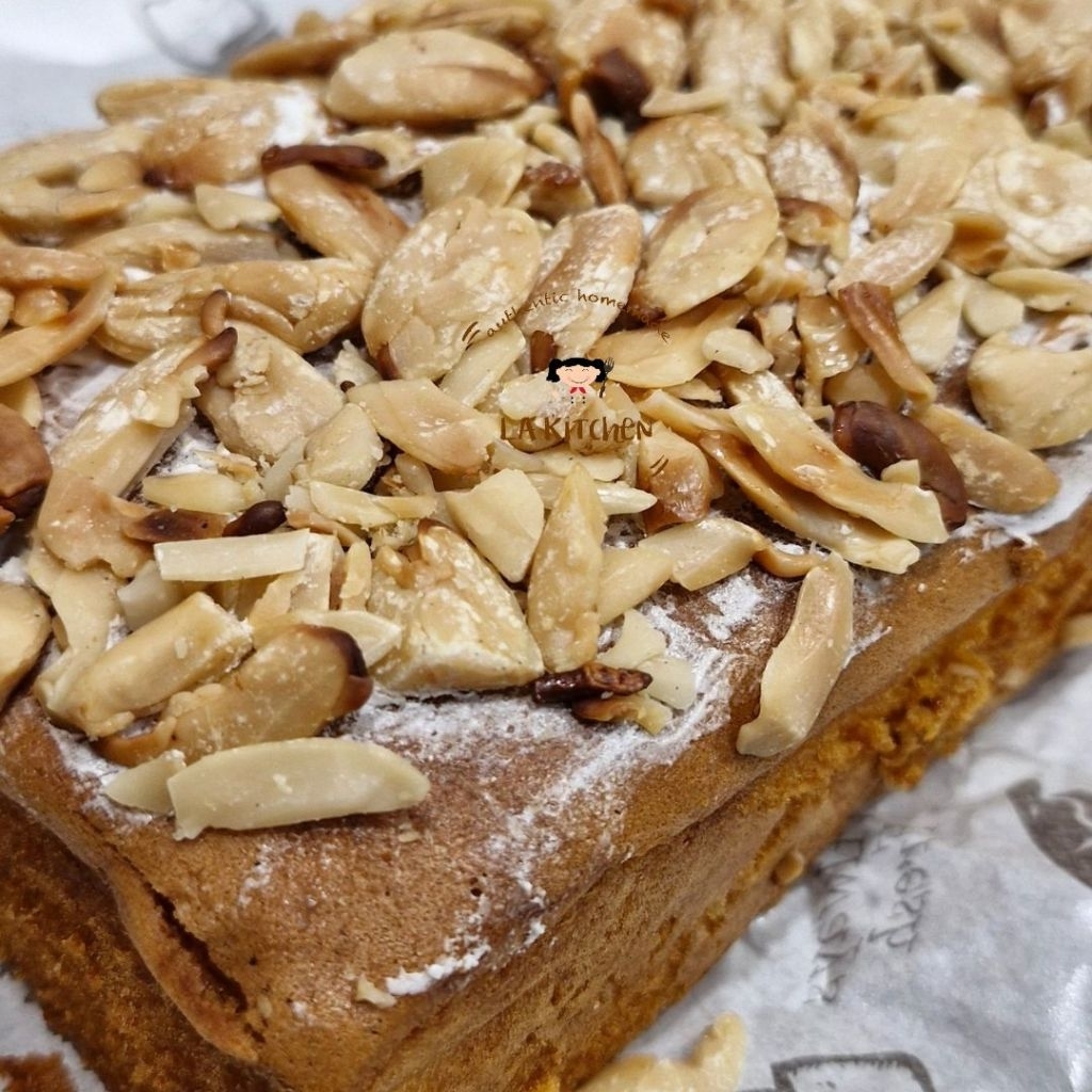 

Bolu Kenari | Kue Kenari