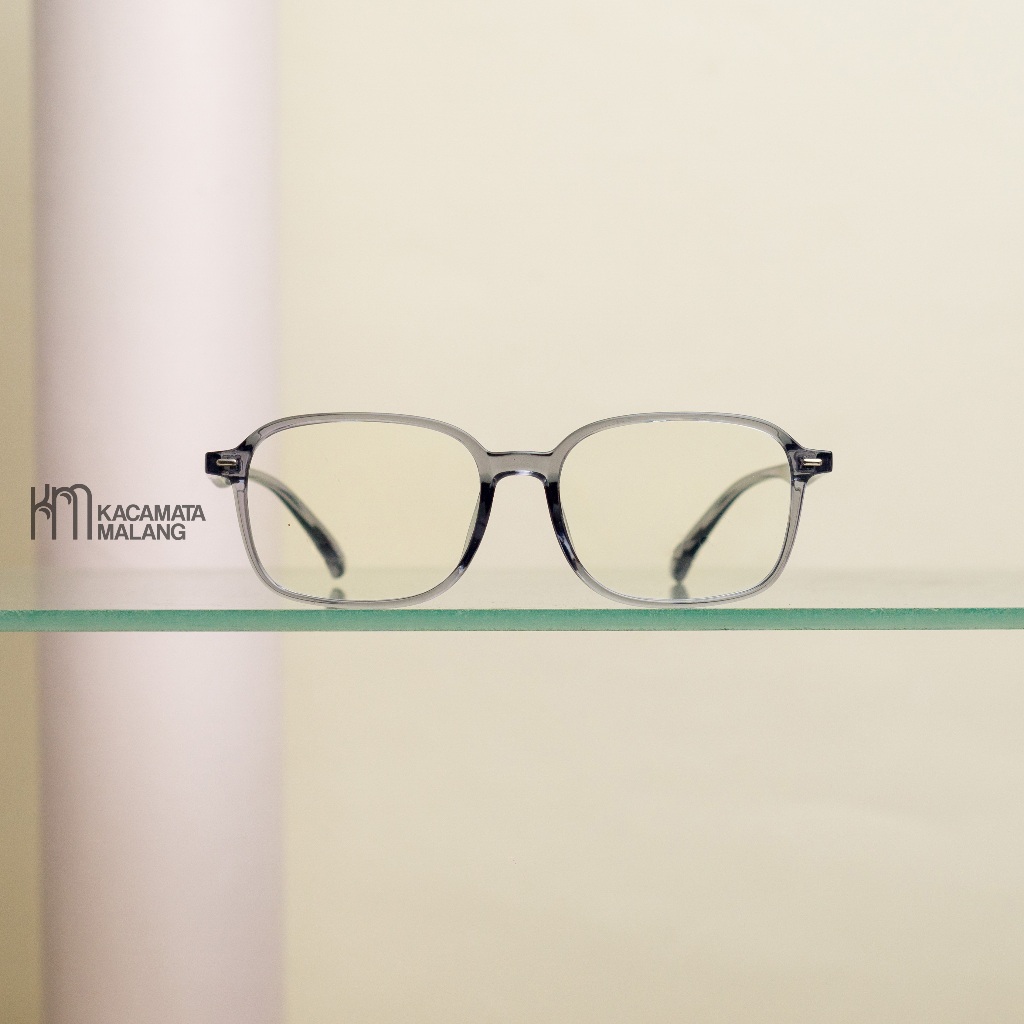 Kacamata Malang - Kacamata Kotak Classic Look - Ambalika 04