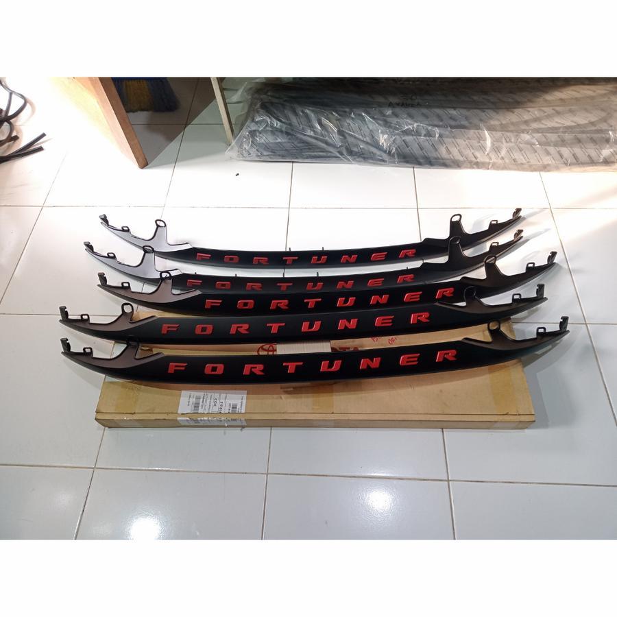 trunklid list bagasi Fortuner