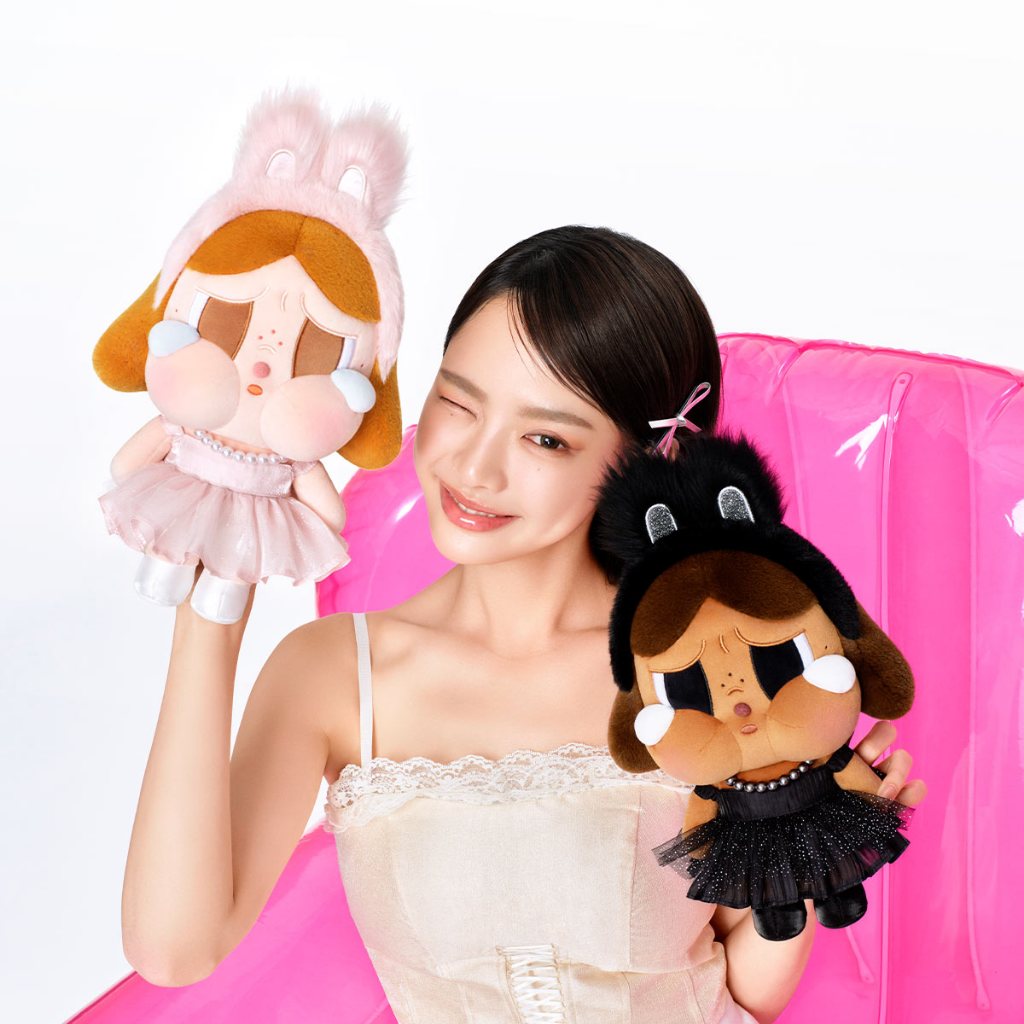 Original Pop Mart Indonesia - Crybaby Shiny Shiny Series-Plush Doll Black And Pink