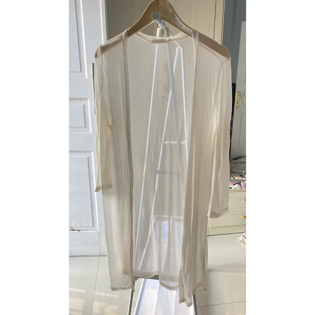 [PRELOVED] Outer Cardigan Transparant Ceruti Lengan Panjang Flowy Simple Oversize Wanita