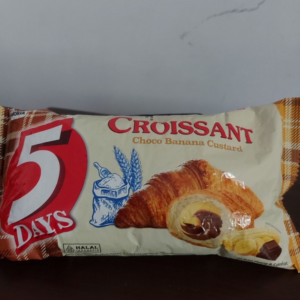 

Roti 5 Days Croissant Choco Banana Custard 30gr x 2pcs