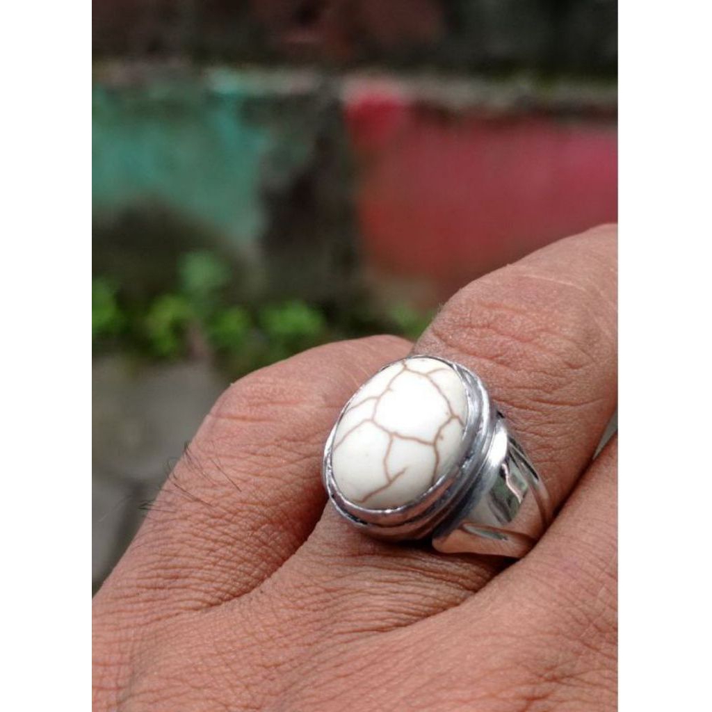 Cincin batu akik Pirus Putih