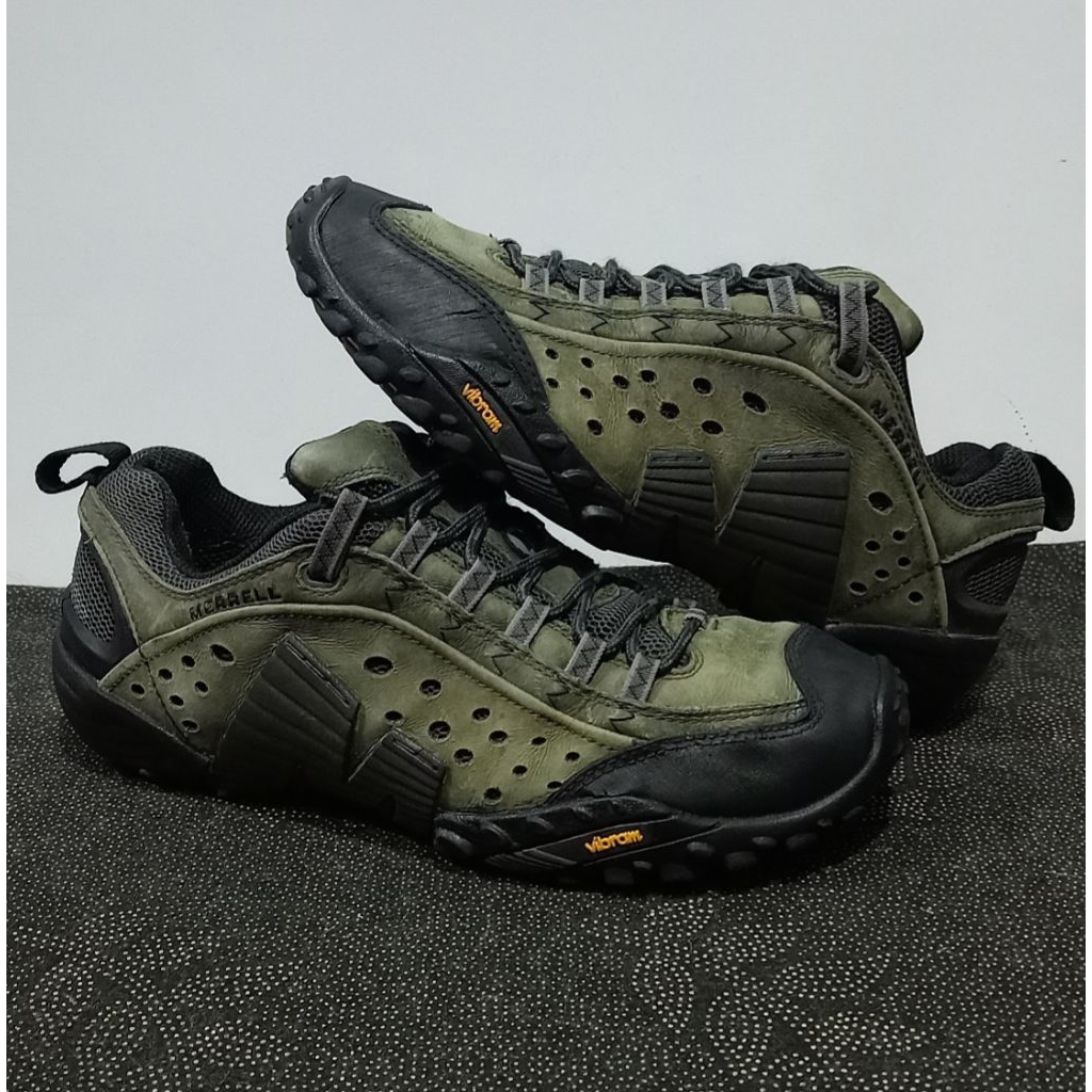sepatu outdoor second  merrel