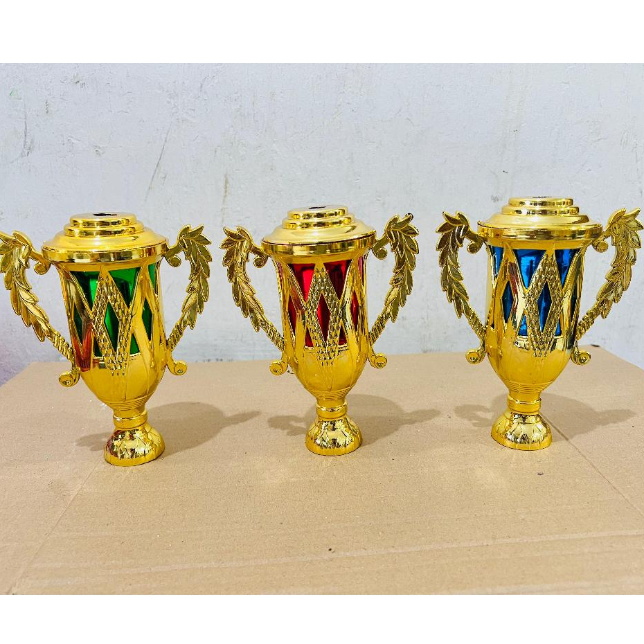 Piala Cup Ornamen Sayap Kuping Badan Piala