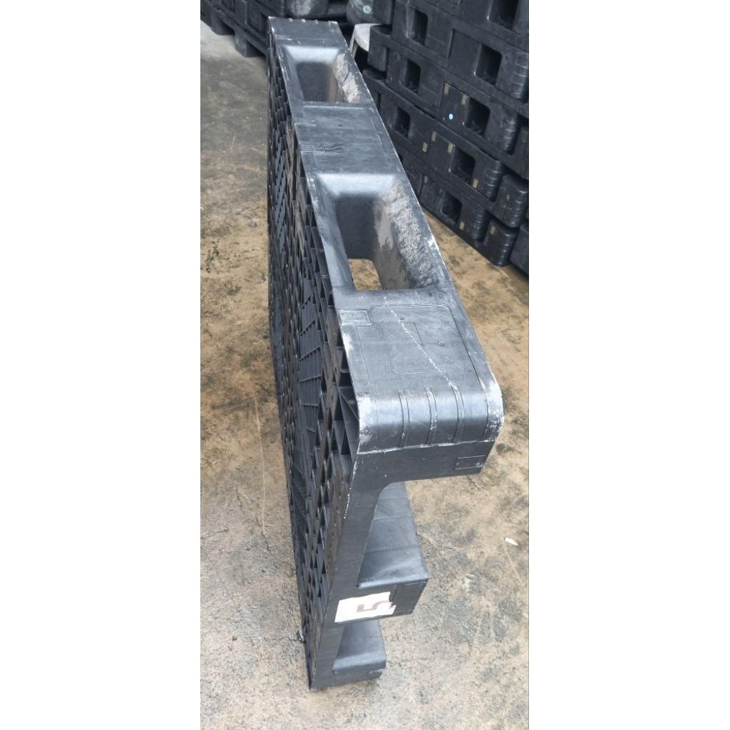 

jual palet plastik model m jaring second berkualitas ukuran 120x100x15(16) termurah