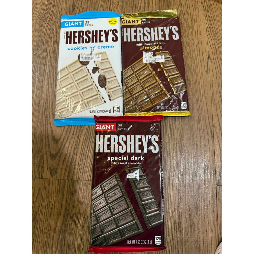 

Hershey's Giant Cookies n Creme/ Hershey's Giant Milk Chocolate / Hershey's Giant Spesial Dark Original Singapore