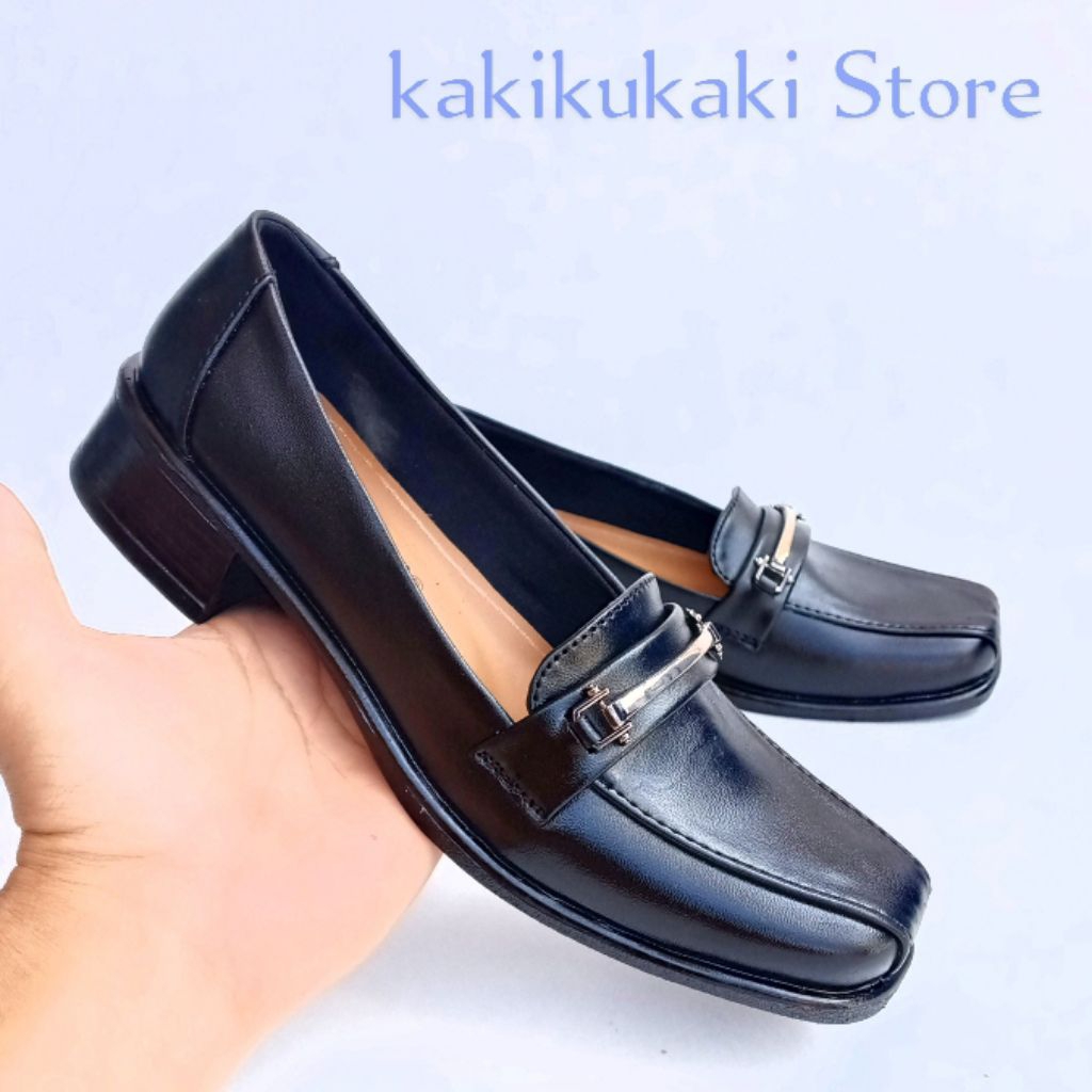 Sepatu Pantofel Wanita Hak 3 cm Warna Hitam