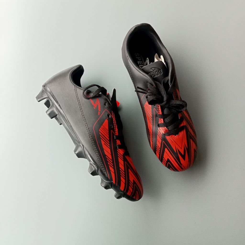 SEPATU SEPAK BOLA Specs swervo rasta size 39