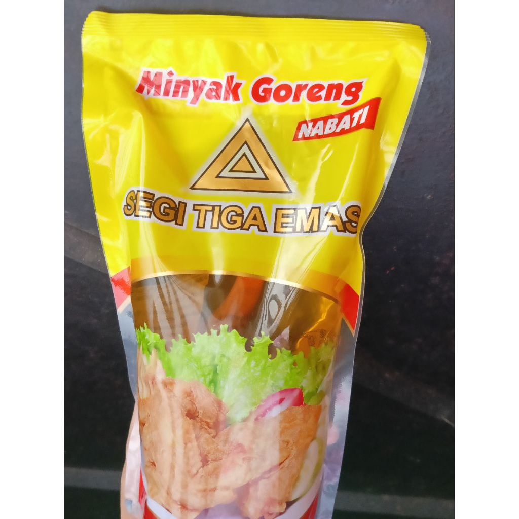 

MINYAK GORENG 1LITER SEGITIGA EMAS