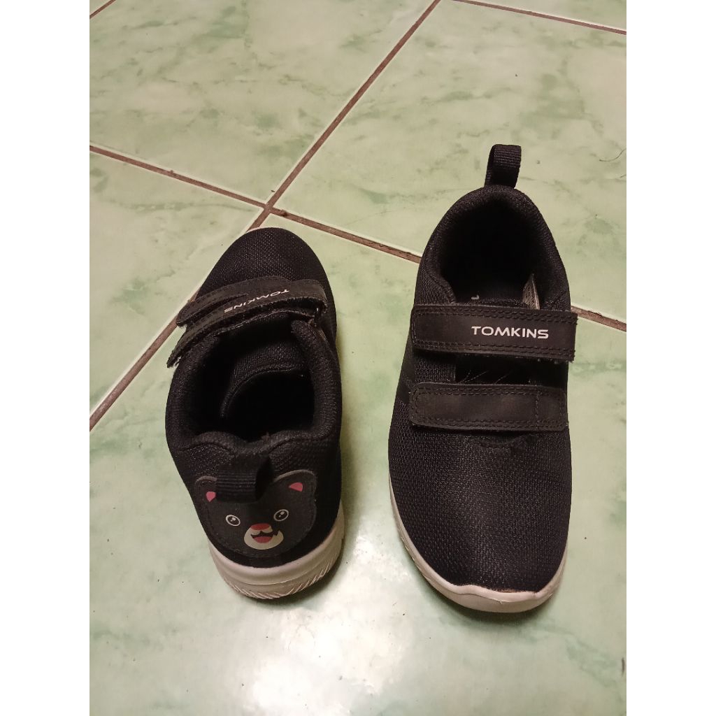 preloved sepatu tomkins anak