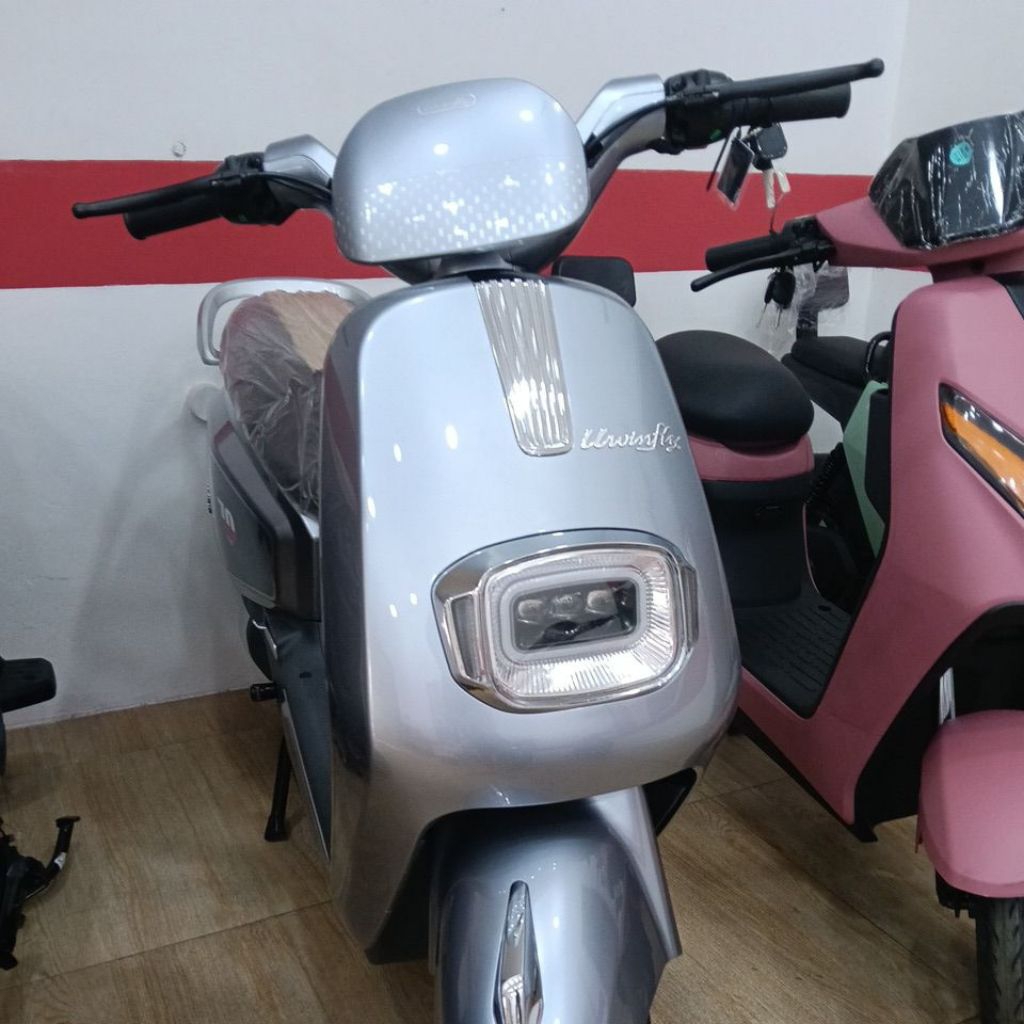sepeda motor listrik uwinfly T70 lithium