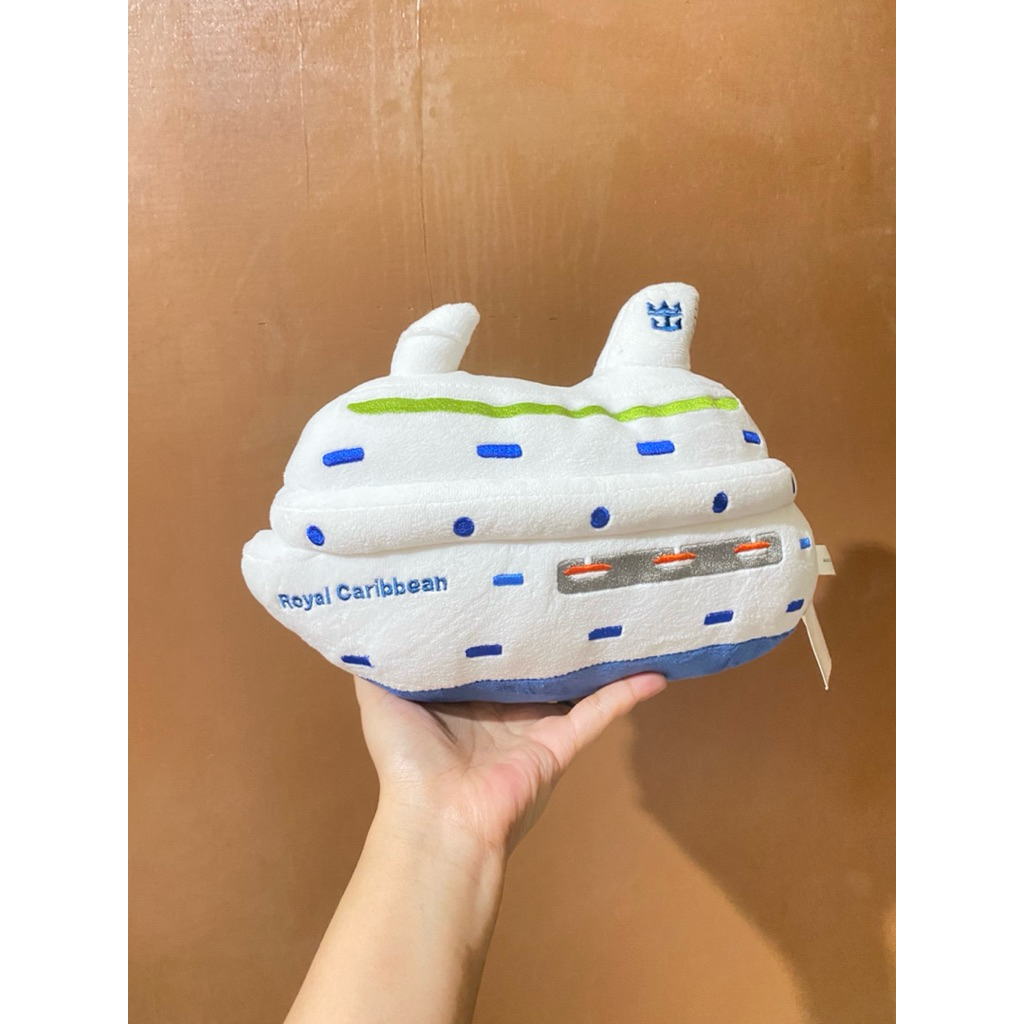 Boneka Karakter Royal Caribbean size 30x20cm / Boneka Royal Caribbean Cruise / Boneka Kapal Royal Ca