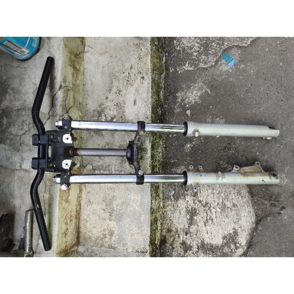 shockbreaker depan set segitu T Honda Megapro original