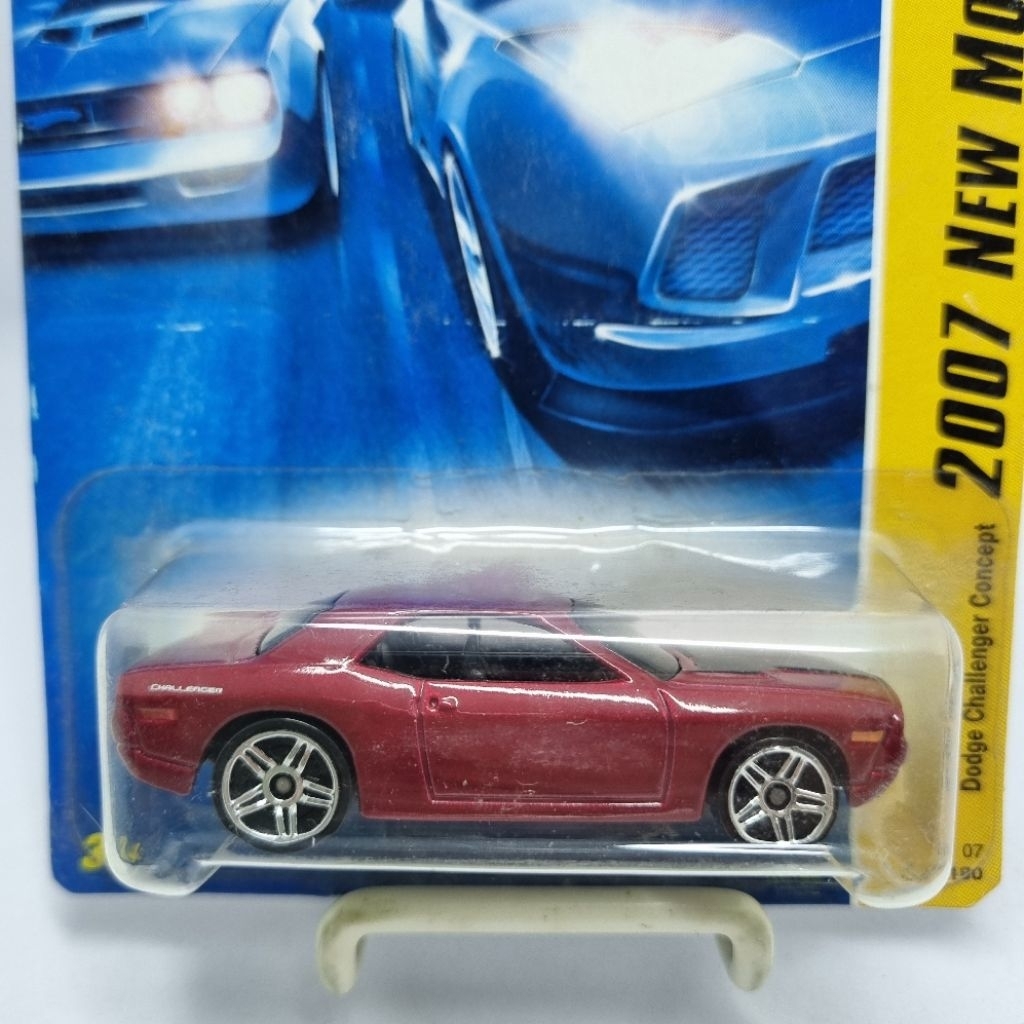 Diecast Hotwheels 1:64 DODGE CHALLENGER CONCEPT MERAH/RED