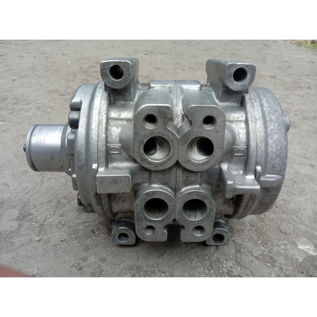 Compressor Kompresor Ac Mobil Taft Rocky Hiline Taruna Feroza Starlet Asli Original