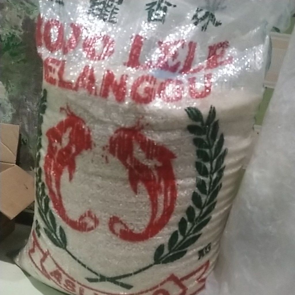 

beras putih rojo lele 1kg