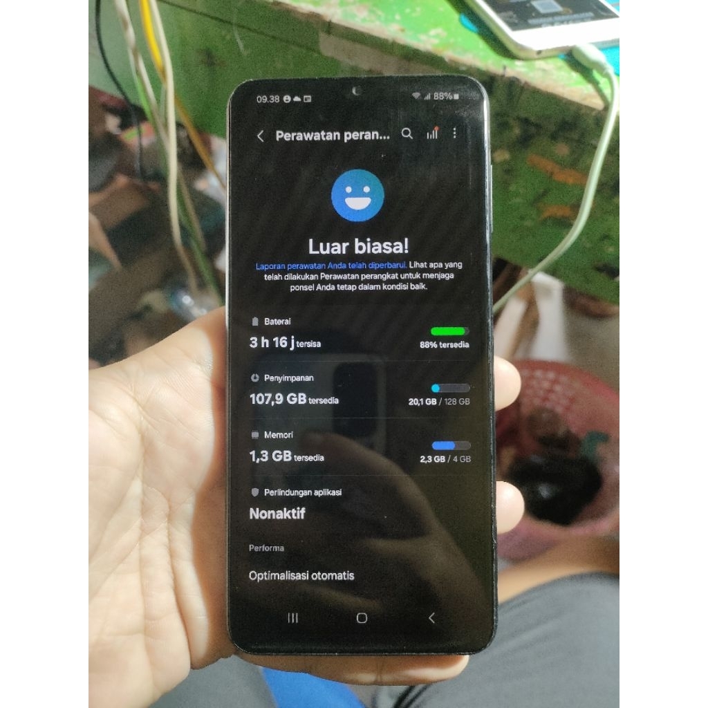 samsung a04s  minus restart