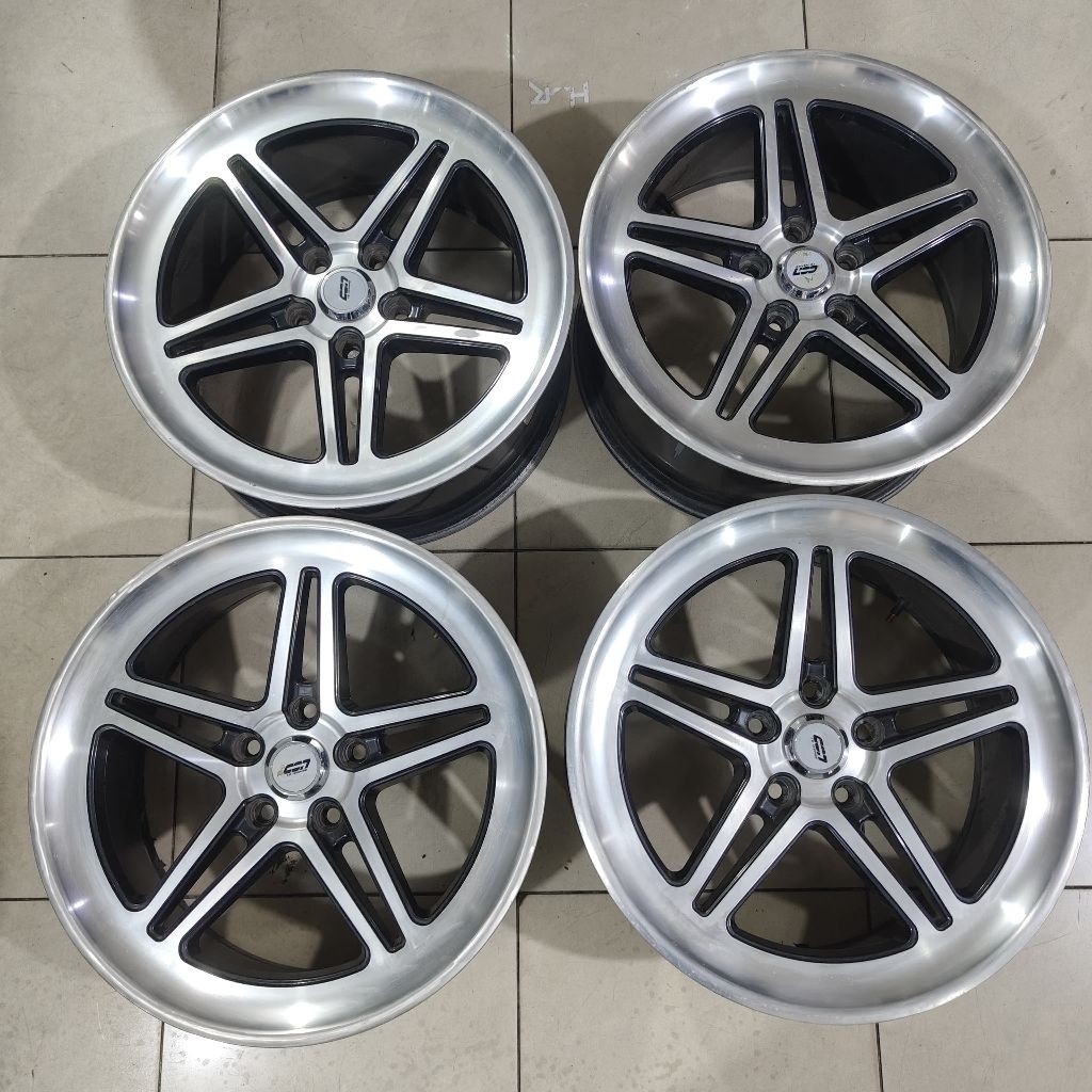 VELG VOSSEN RING 18X8 H5X114,3 ET 40 BLACK POLISH