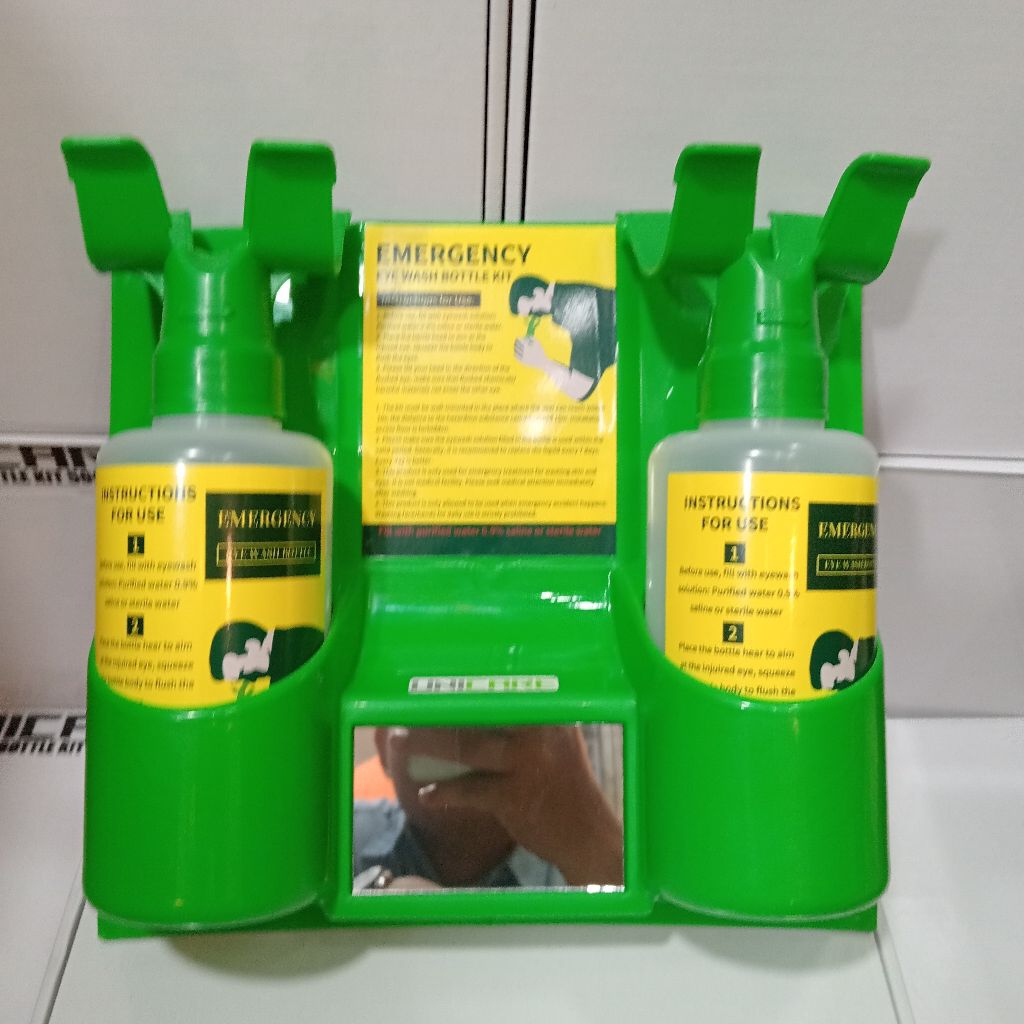 Mini Emergency Eye Wash Bottle Kit UNICARE 6670 / Mini Emergency Eyewash Bottle Kit UNICARE 6670 / M