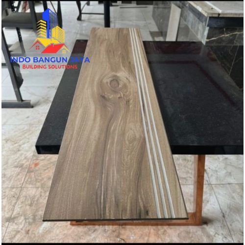 Keramik Tangga Motif Kayu / Granit 30x30x80  Custom Ukuran