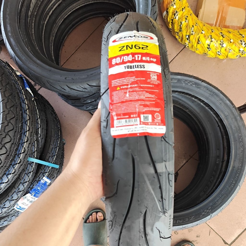 Ban luar zeneos tubeless 80/90-17 zn62