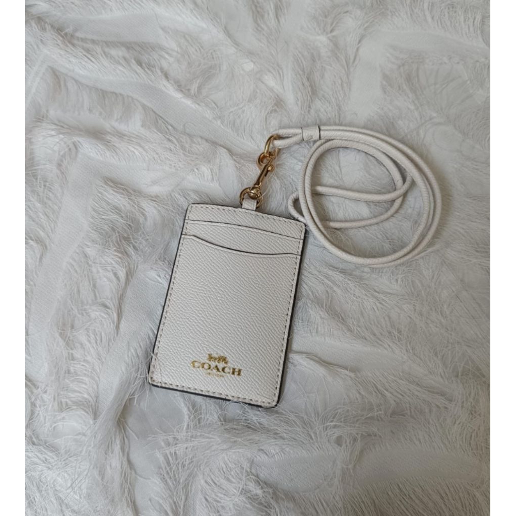 

Lanyard CRSG LTH LYND ID Chalk