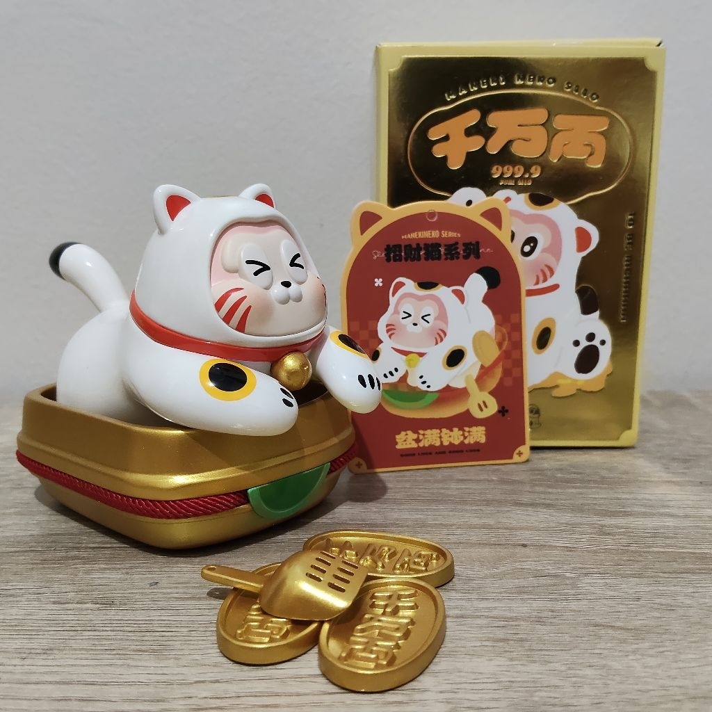 SELECTED SECRET The SLLO Cat Maneki Neko Series Blind Box Blindbox Figure - A Lot of Money Poop SECR
