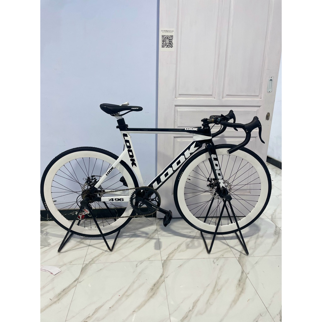 sepeda roadbike Look hitam putih
