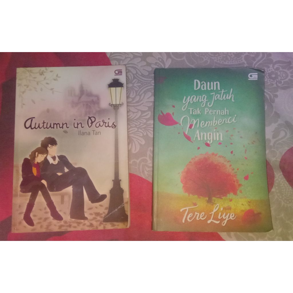 Novel Preloved Autumn In Paris & Daun Yang Jatuh Tak Pernah Membenci Angin