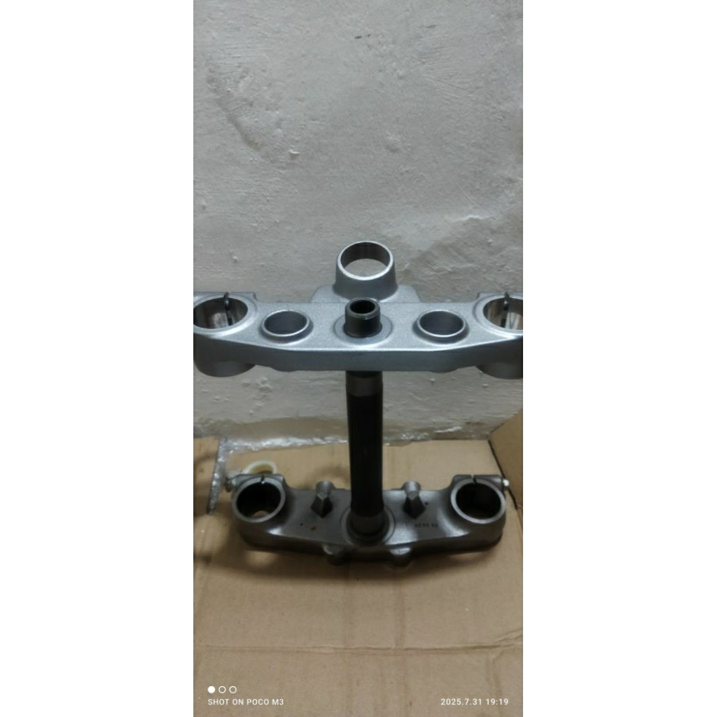 segitiga set atas bawah klx 230 original.