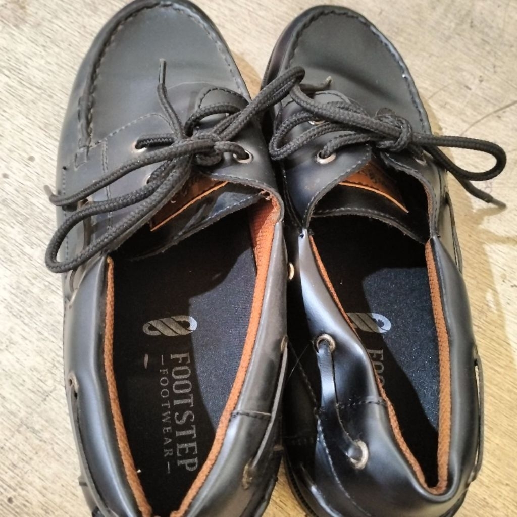 Footstep sepatu oxford / formal pria second size 41