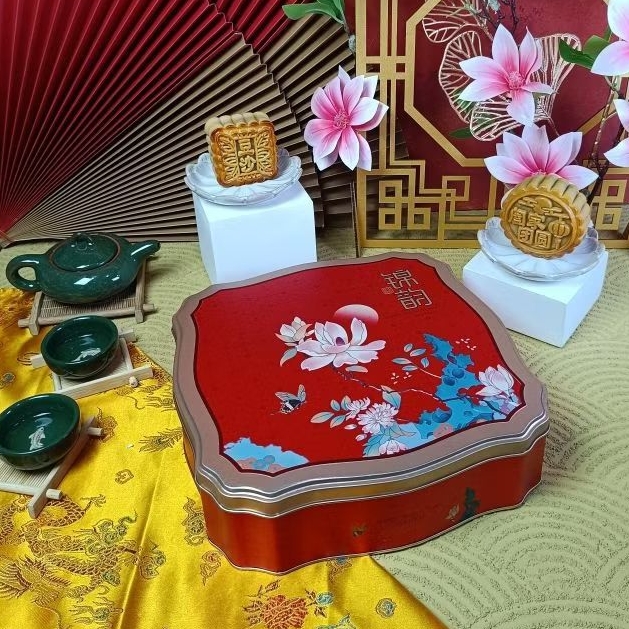 

Hamper Mooncake - Paket LUXURY 4 - Isi 4 Mooncake Medium @ 125 Gr/ Besar @ 150 Gr