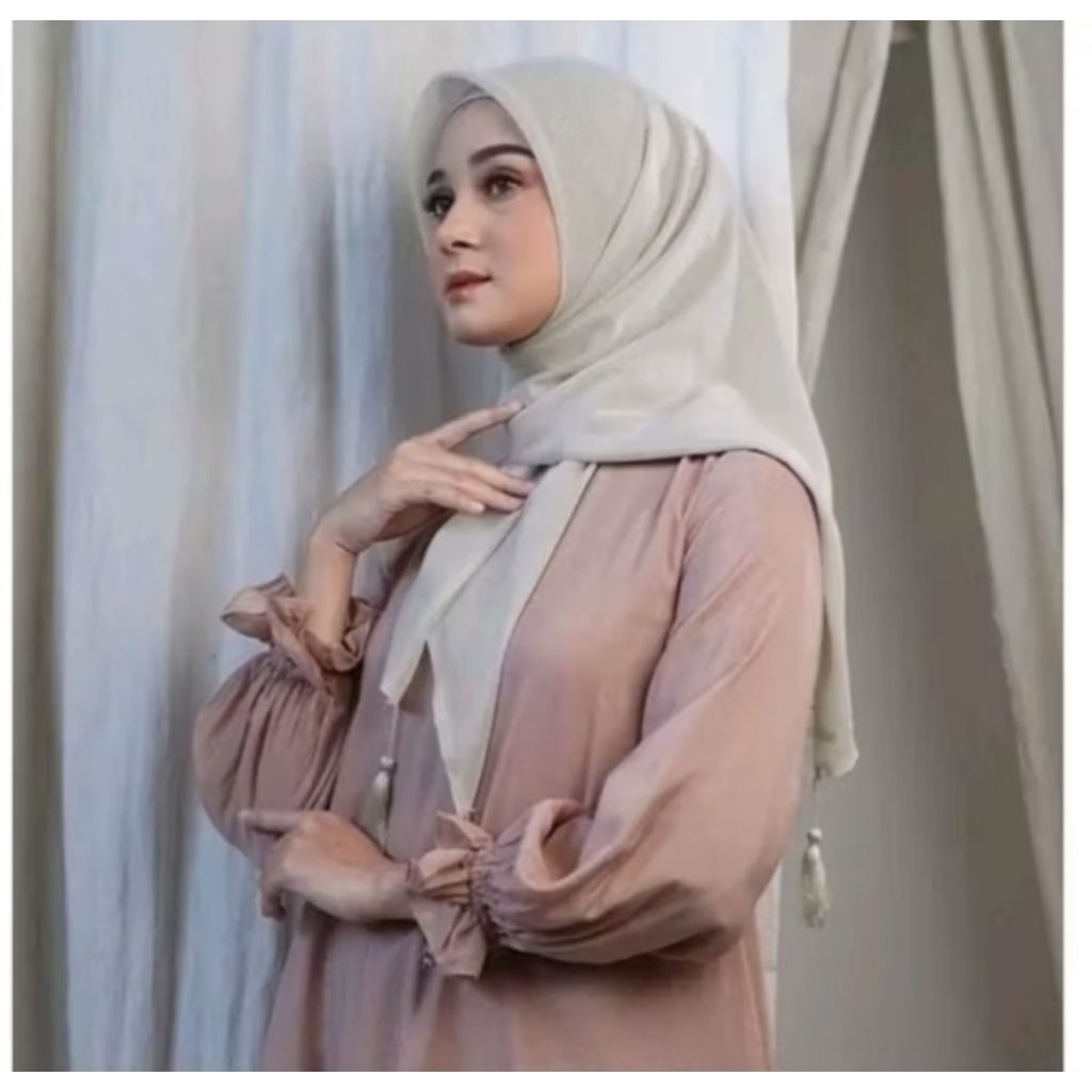 HIJAB WANITA /Kerudung Segi Empat Paris Tassel Polos (Jilbab Paris Tassel Polos Beragam Warna)