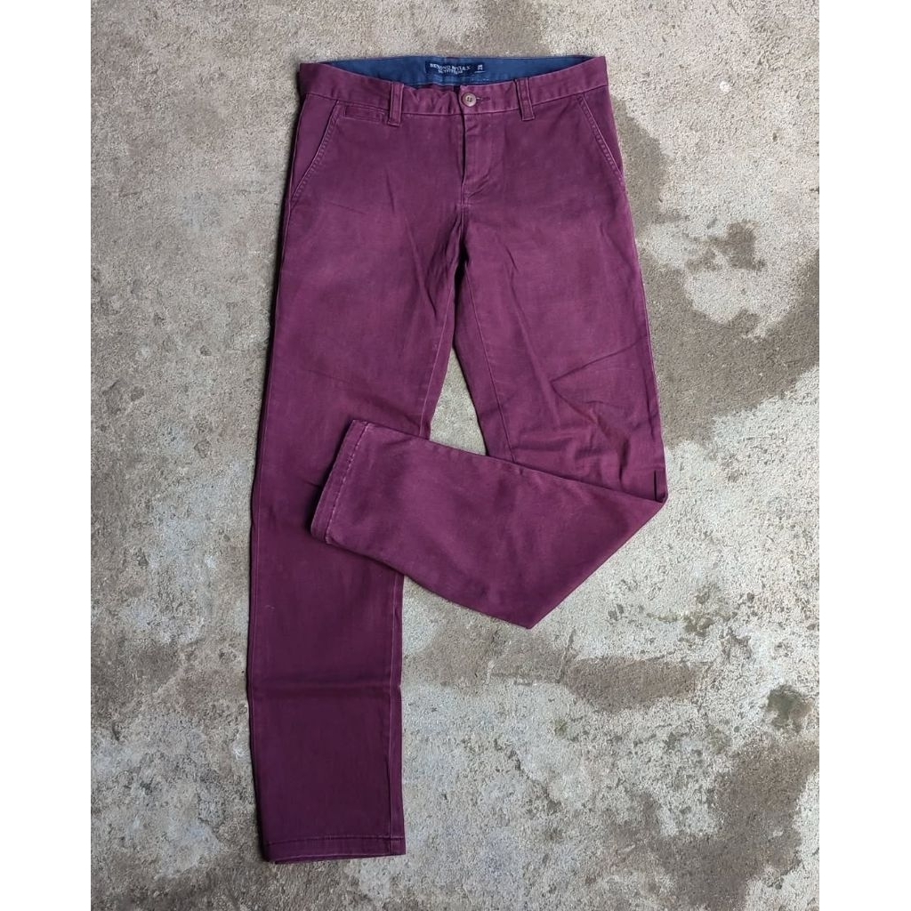 Celana Chino Beyond Style