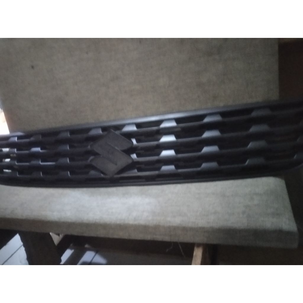 Grill gril bumper depan Suzuki Ertiga GL 2012 2013 Hitam original