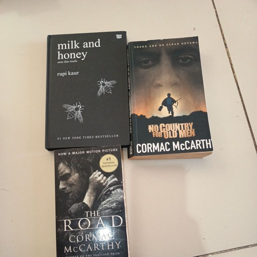 Cormac McCarthy No Country for old men, the Road (English)