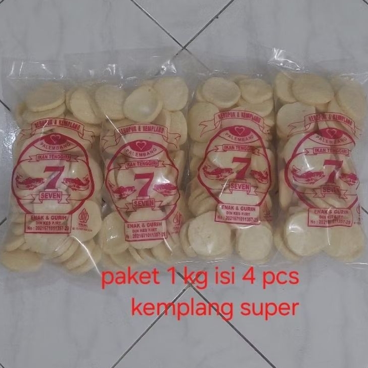 

PAKET 1 KG KERUPUK KEMPLANG ISI 4 PCS KANCING SUPER PALEMBANG